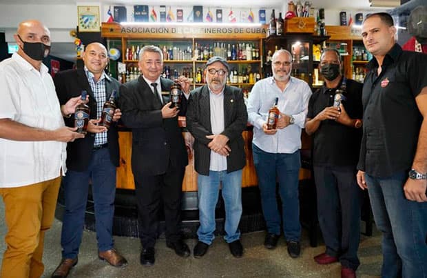 L'IBA si congratula con i baristi cubani per il 98° anniversario della loro associazione