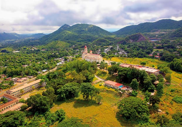 Paisaje asociativo de El Cobre: escenario natural de veneración y fe