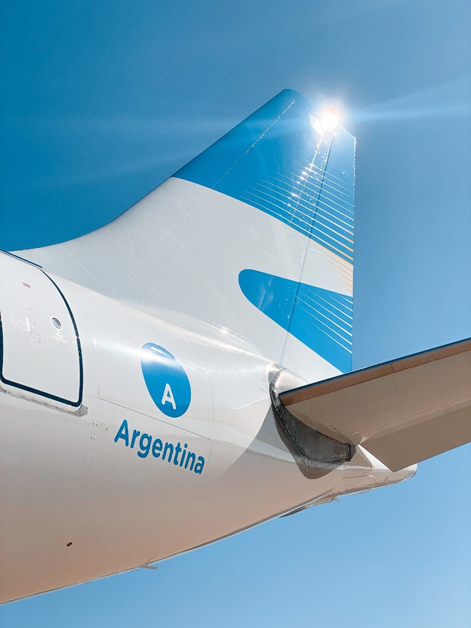 Aerolíneas Argentinas cancela venta de pasajes a Rusia vía Madrid por cierre del espacio aéreo
