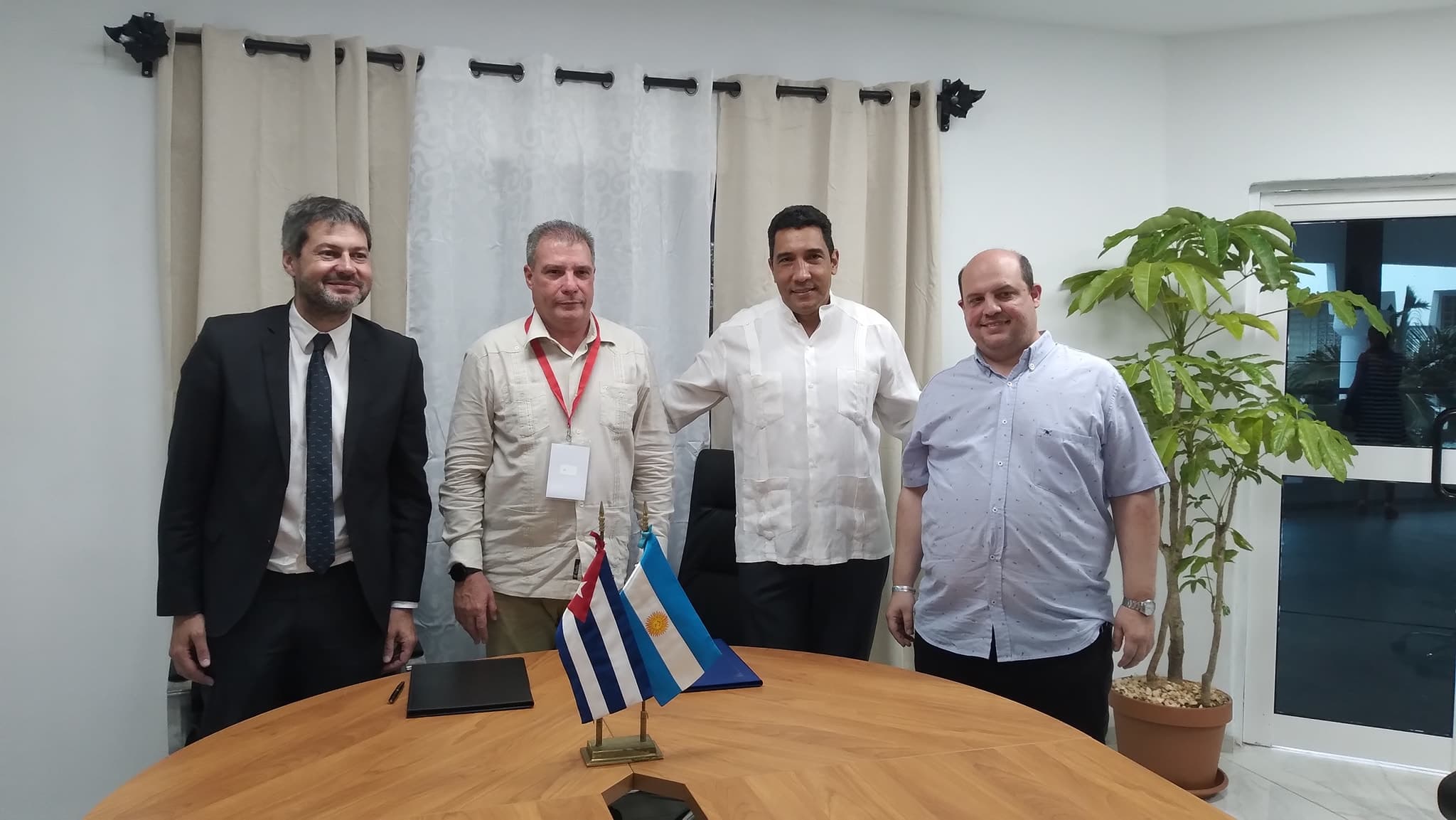 Firman Argentina y Cuba memorando de entendimiento en turismo