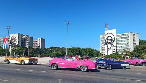 Prevé Cuba 2 600 000 arribos de visitantes extranjeros en 2025