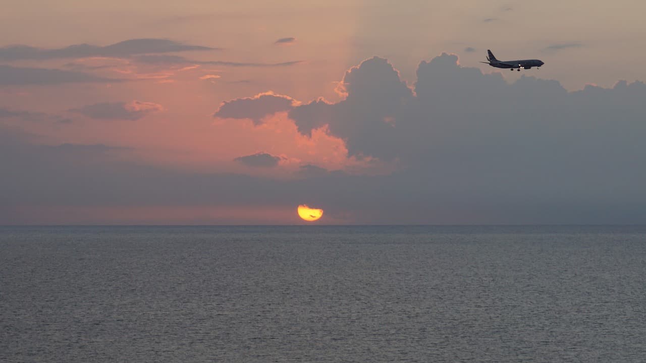Llama Asociación de Hoteles y Turismo del Caribe a impulsar la conectividad áerea