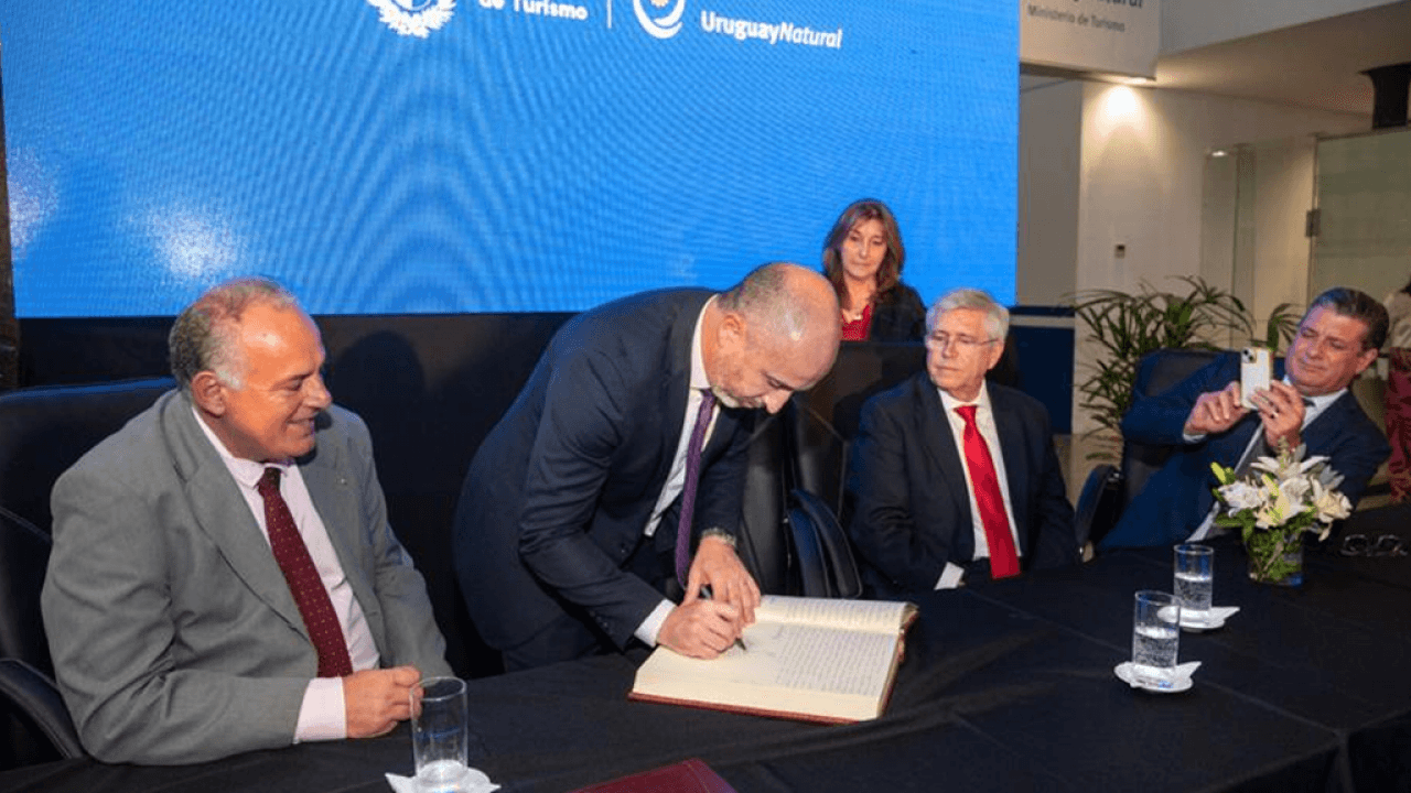 Asumió el nuevo ministro de Turismo de Uruguay