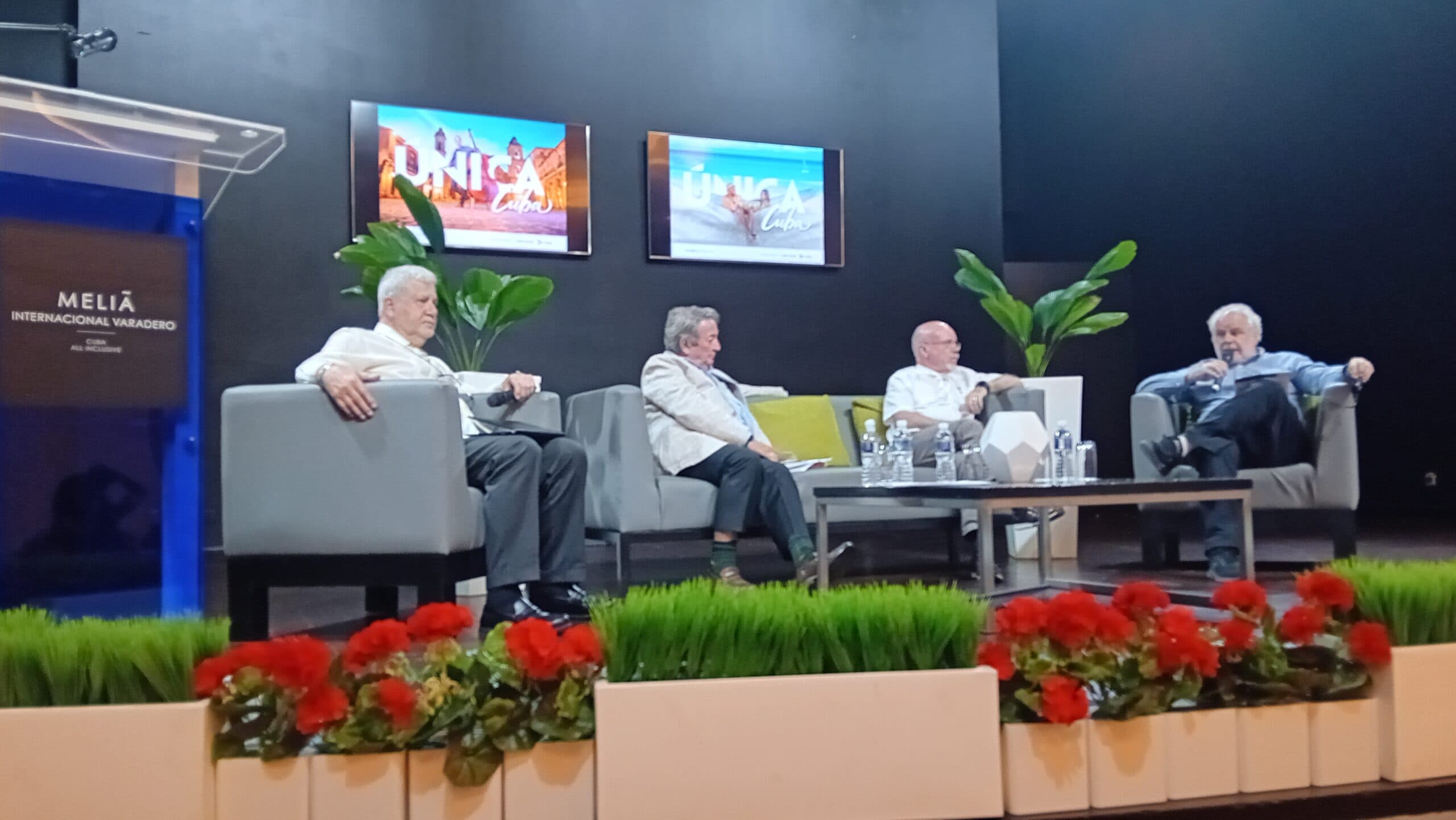 Periodistas y escritores españoles de turismo clausuran congreso internacional en Varadero