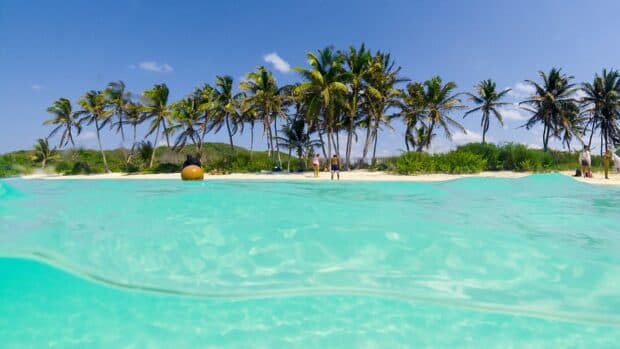 Quintana Roo con record de turistas mensuales por primera vez en la historia