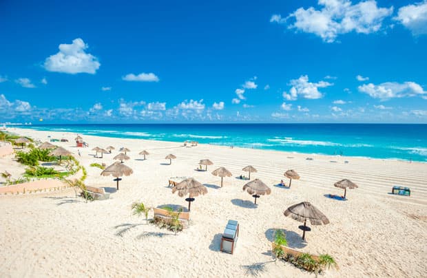 Cancún vive un mes exitoso en arribo de turistas