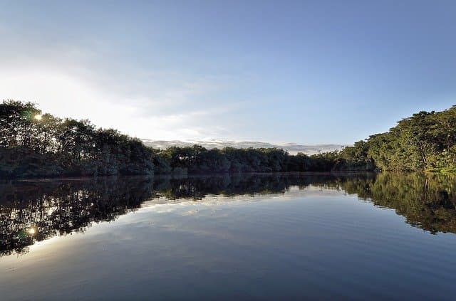 Río Dulce, Guatemala: romance íntimo entre lago y mar