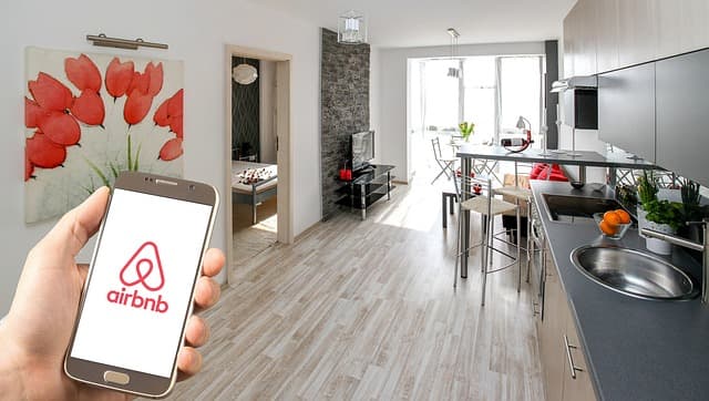Airbnb prohíbe de manera definitiva fiestas en sus alojamientos