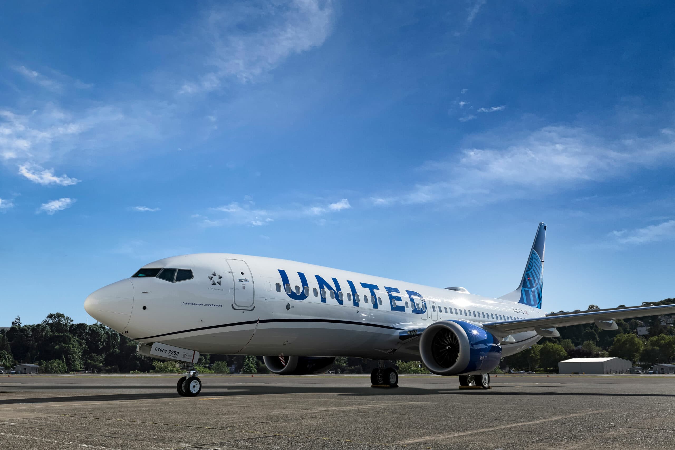 Boeing avanzará en uso de combustible sostenible