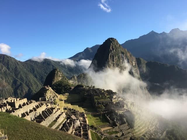 Ministro de Turismo de Perú coordina recuperación de Cusco