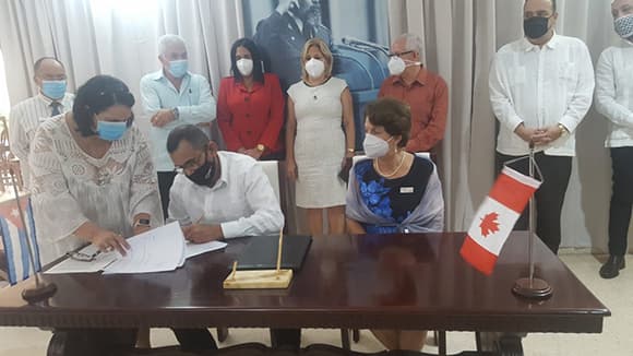 Ministerio de Salud Pública de Cuba firma primer contrato de asociación económica internacional en la modalidad de prestación de servicios