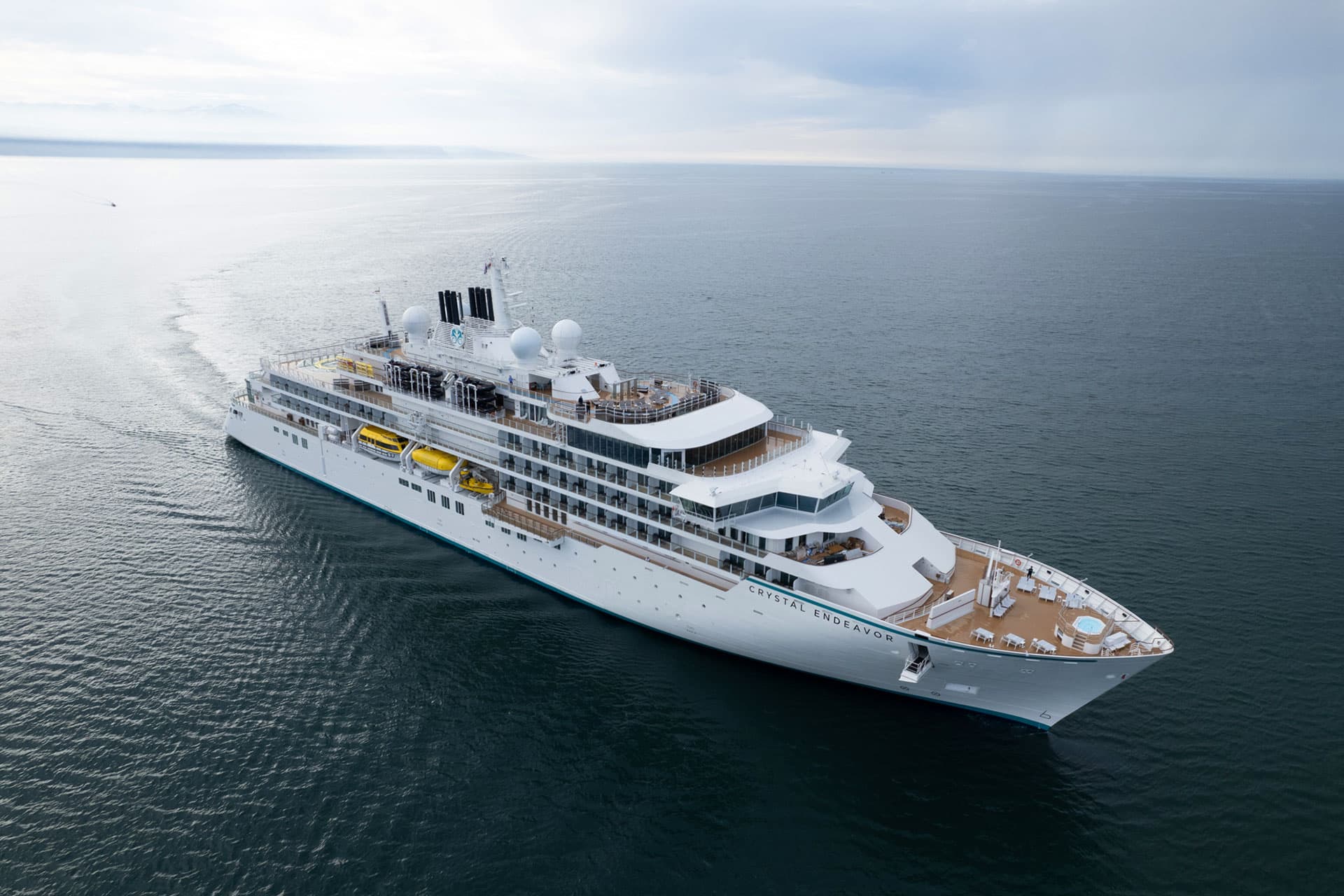 Crystal Cruises suspende operaciones por crisis financiera de su empresa matriz