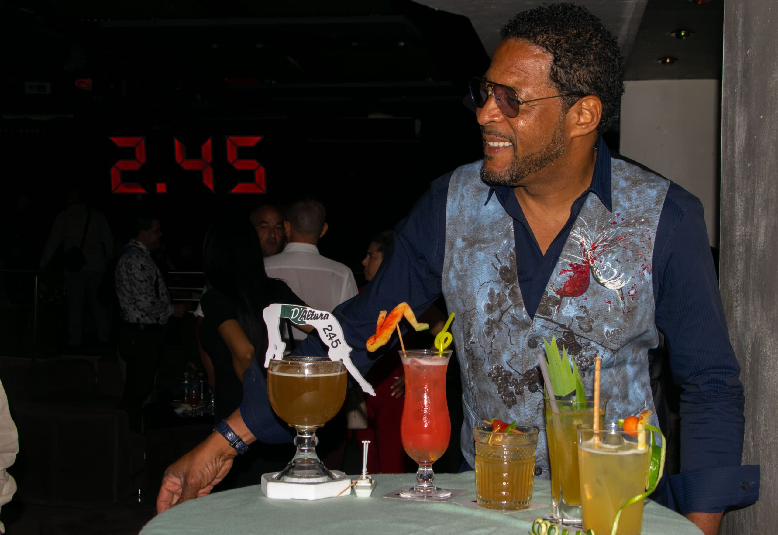 Cocteles por el Príncipe de las Alturas