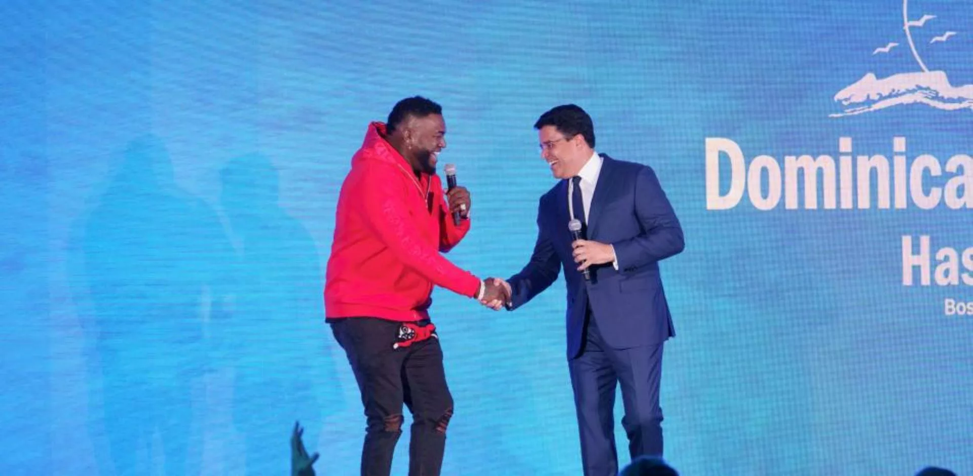 David Ortiz arrives as a surprise at the RoadShow of the Ministry of Tourism in Boston