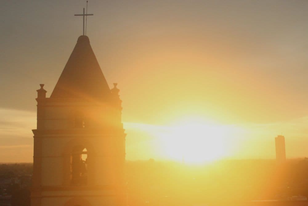 Camagüey between lights and shadows