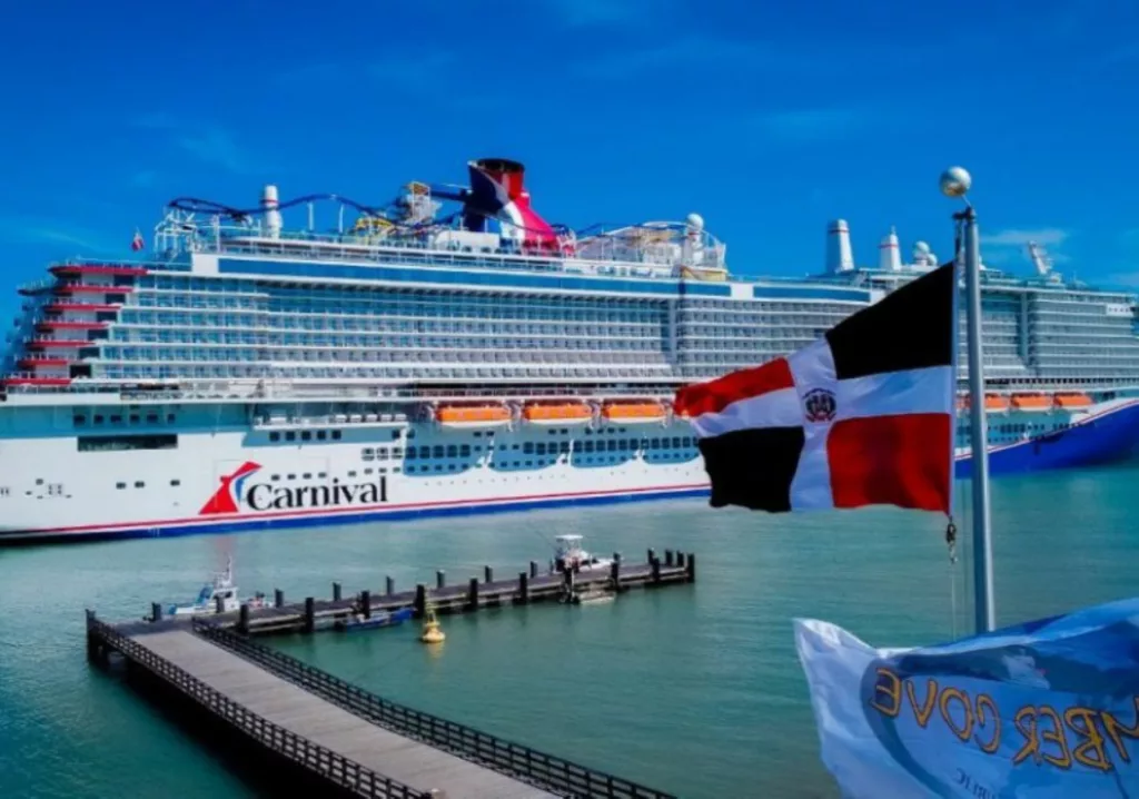 Cinco cruceros y cifra récord de visitantes a Puerto Plata