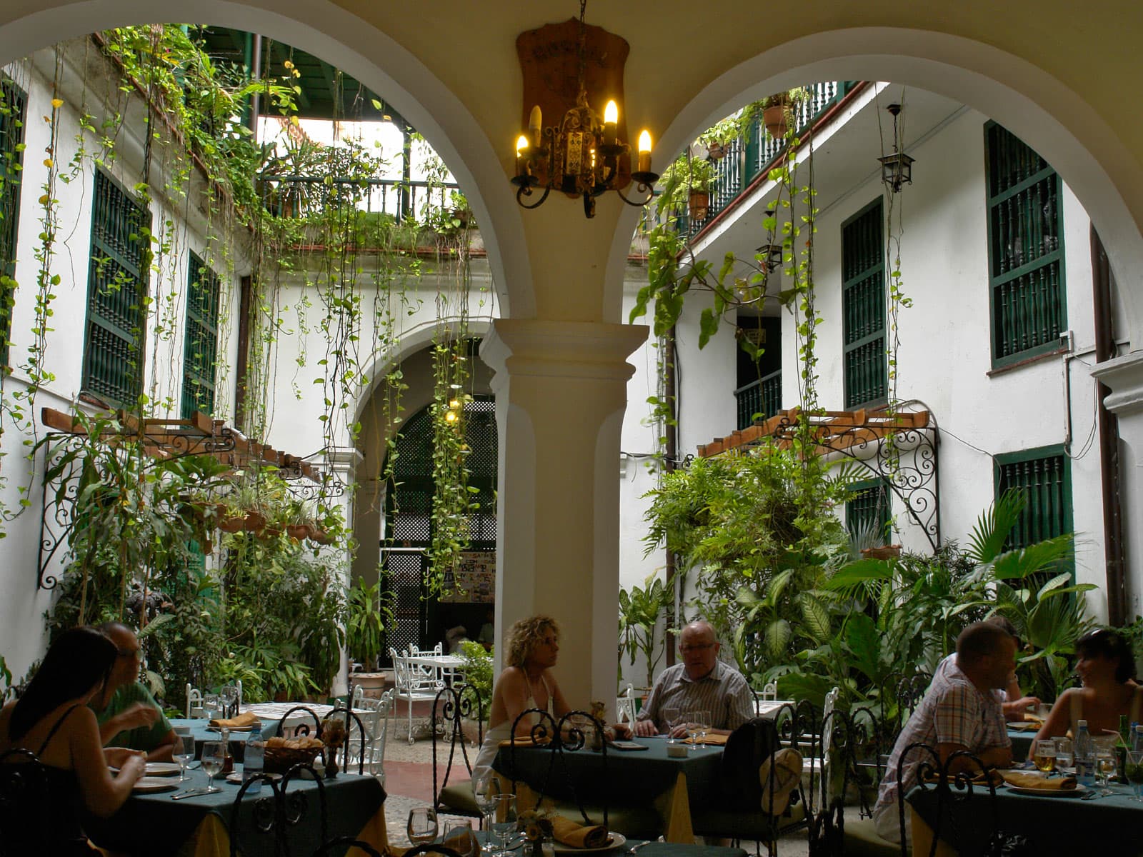 Reabren hoteles Habaguanex en La Habana Vieja