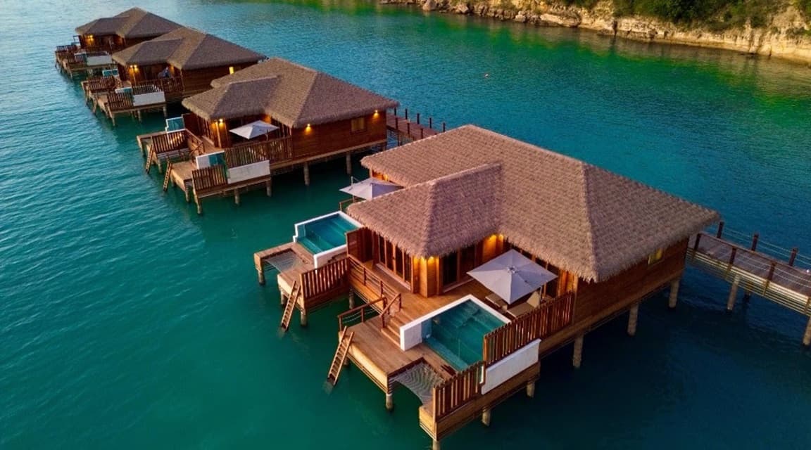 Blue Diamond abre sus 12 suites sobre el agua en Royalton CHIC Antigua