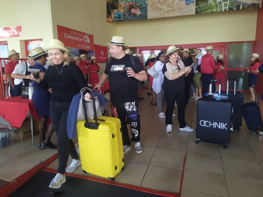 Vuelo de Plus Ultra retoma operaciones invernales en Varadero