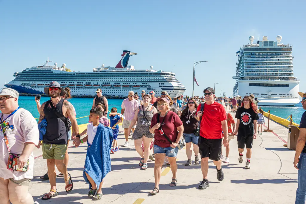 Mexico to impose tax for cruise ship visitors starting in 2025