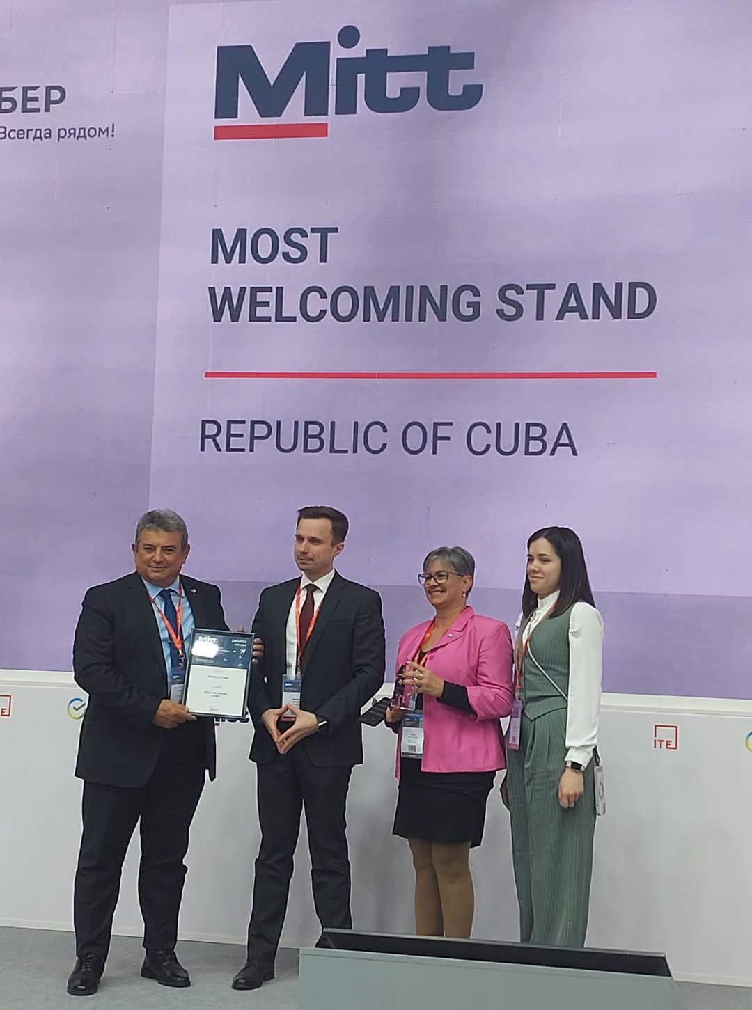 Premian stand de Cuba en la MITT2025