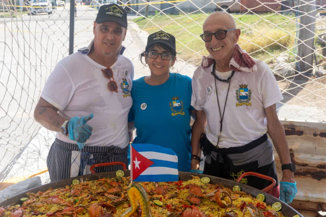 Paella gigante en Cojímar: solidaridad, historia y sabor en su aniversario