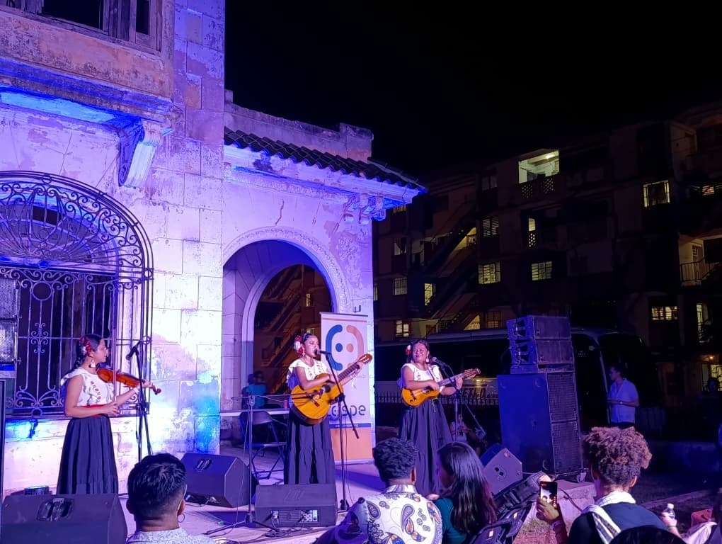 La Casa Patrimonial de Cojímar se iluminó con música y palabra