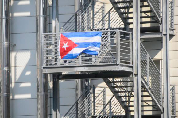 Crónicas desde Turín: La bandera en el edificio de enfrente