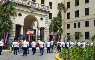 Trabajadores del Grupo Hotelero Gran Caribe apoyan labores en centros de salud