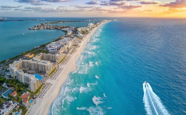 La ciudad de Cancún es el destino de sol y playa escogido para el evento de viajes y turismo más importante del sector. Foto: Jonathan Ross/123rf.