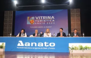 vitrina-turistica-anato-rueda-prensa-clausura (Foto Ladevi)