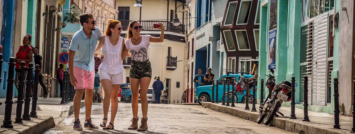 Tourist in Cuba (pic Cuba Travel)